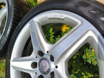 Kola Mercedes AMG s letními pneu 255/40r18 a 285/35r18 - 2