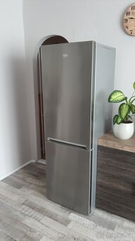 KOMBINOVANÁ LEDNICE BEKO - 2