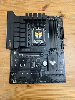 ASUS TUF GAMING B650-E WIFI Socket AM5,Funkční,Záruka - 2