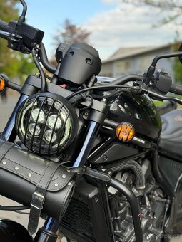 Honda Rebel 1100 (2023, manuál) – záruka, top stav, doplňky - 2