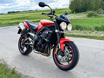 Triumph Street Triple 675 R 78KW - 24 tis. KM, ČR, r. 2010 - 2