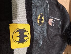 chlapecká čepice a rukavice značky Batman. - 2
