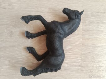 Figurka Schleich Kobyla frisianská 13906 - 2