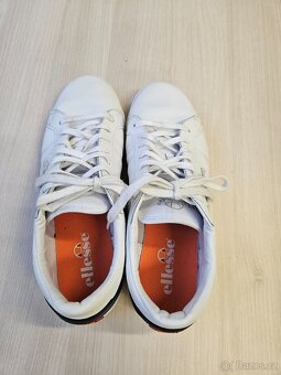 Prodám boty Ellesse bílé, velikost 43 - pěkný stav - 2
