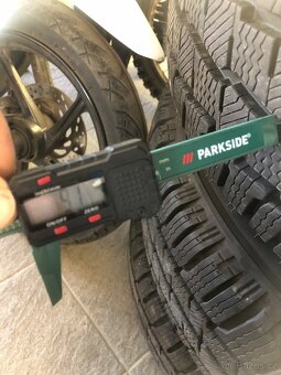 Zimní pneu Michelin snow 9,1mm 225/75/16C - 2