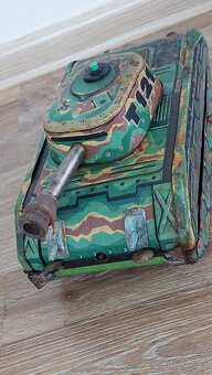 Retro tank - 2