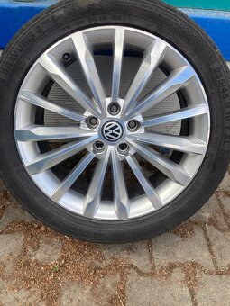 Prodám original kola R18 ,rozteč šroubů 5x112 Letni pneu . - 2