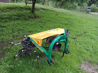 Prodám skulovač a obraceč sena - 2