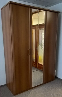 Šatní skříň 151×220x60 - 2
