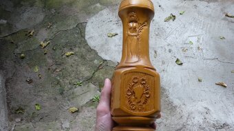 DŘEVĚNÉ ČÍŠE A VÁZA Z MOTIVEM MOŘSKÉ PANY A KRÁLOVNY - 2