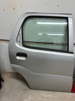 Suzuki Ignis 03-08, zadní dveře - 2