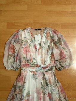 Šaty s květinovým vzorem - 2