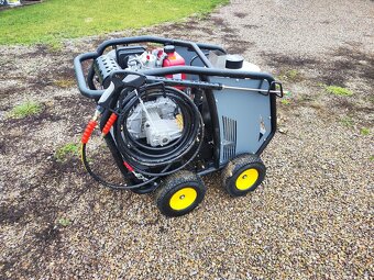 VYSOKOTLAKÝ ČISTIČ S OHŘEVEM VODY - 2
