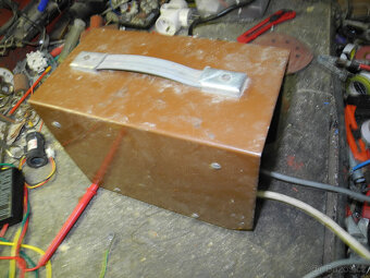 nabíječka autobaterií - 2