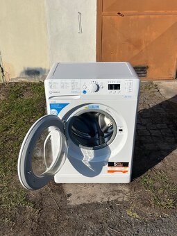 Pračka Indesit - 2
