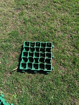 Prodám plastové zatravnovace - 2