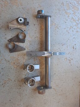 Držáky motoru Velorex 175 250 350 435 - 2