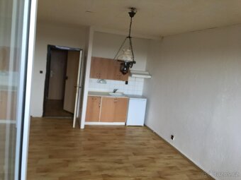 Na prodej: 2 sousedící garsonky s balkonem nebo 2+kk - 2
