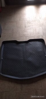 Vana do kufru Ford C-MAX - 2