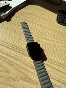 Prodám Apple Watch Series 7 45mm celular - 2