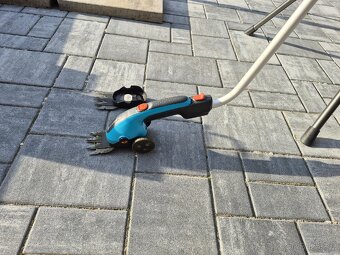 Nůžky na trávu Gardena ClassicCut Li 9886-20 (s baterií) - 2