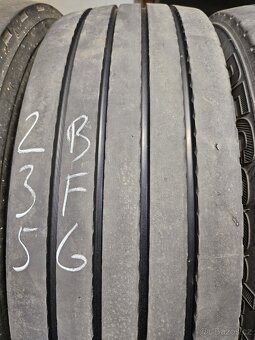 Nákladní vlekové pneu 235/75R17,5 - 2
