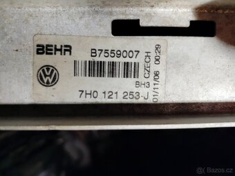 VW T5 chladič vody 7H0 121 253 J - 2