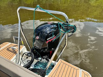 KAJUTOVÁ LOĎ QUICKSILVER Activ 605 Cruiser - 2