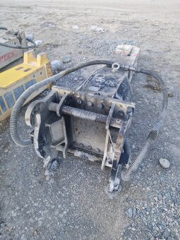Lyžica,hydraulicke kladivo,werachter ,bager - 2