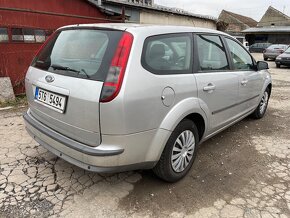 Ford Focus 1,6 kombi - 2