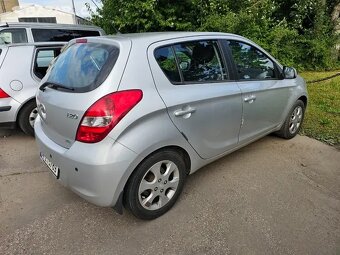 Hyundai i20 1.6i 92kW,Automat,1.Majitel,ČR,Style,Serviska - 2