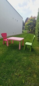 IKEA-dětský stoleček a židličky - 2