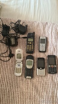 Různé mobilní telefony - 2