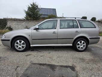 Škoda Octavia TOUR 12/2010 ČR TOP - 2