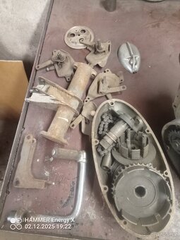 Prodám motor a díly ČZ 175 skútr - 2