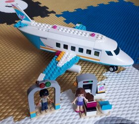 Lego Friends 41100 Soukromý tryskáč v městečku Heartlake - 2