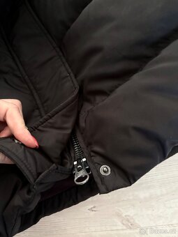 Hilfiger, perova, pravy kozich - 2