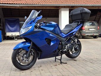 Triumph Sprint ST 1050 - 2