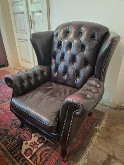 ČERVENO - HNĚDÉ KŘESLO KOŽENÉ KŘESLO VE STYLU CHESTERFIELD - 2