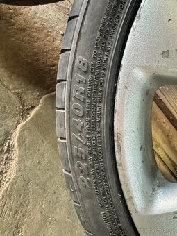 Kola 235/40 R18 - 2