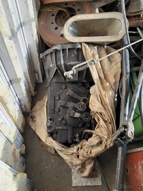Kompletní dieselový motor na Mercedes W114 - 2