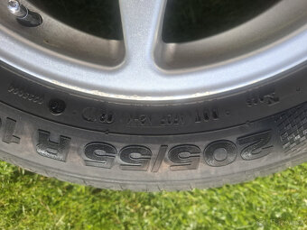 Sada letních kol na auto značky Renault - 205/55 R16 - 2