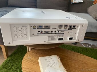 Panasonic PT-50FRZ Projektor 4K WUXGA - 2