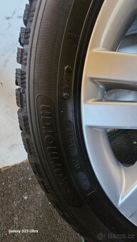 Pneu 245/45/18 - 2