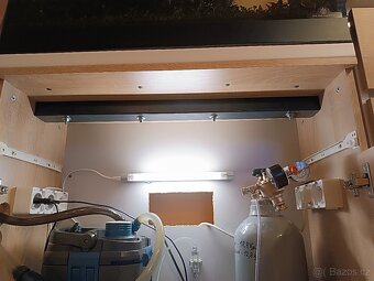 Akvárium se skříňkou - 2