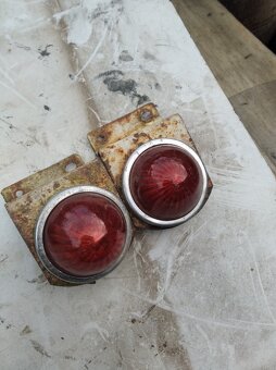 Prodám originál skleněné blikny na ZETOR25 - 2