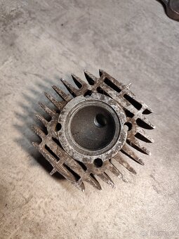 Hlava Jawa 550/555 - 2