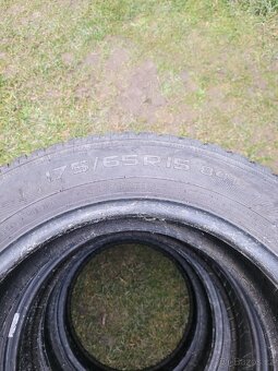 Zimní pneu 175/65/15 - 2