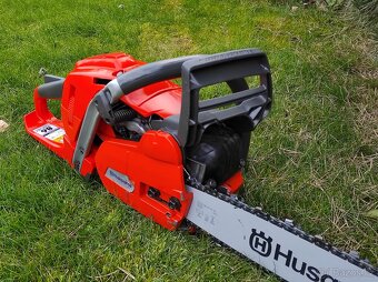 Husqvarna 555 profesionál - 2