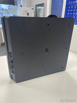 PlayStation 4 Slim - 2